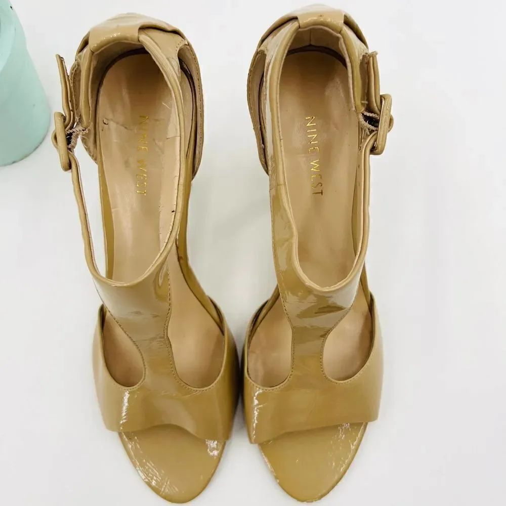 Nine West Nude Patent Leather T Strap Peep Toe Heels Sandals Size 8.5